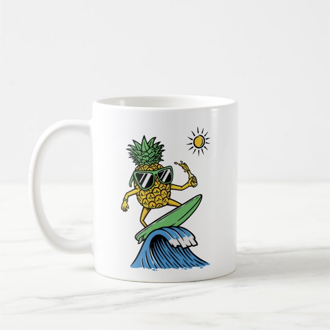 Cooler Ananas surft im Meer Lebhafter Strand Kaffeetasse (Links)