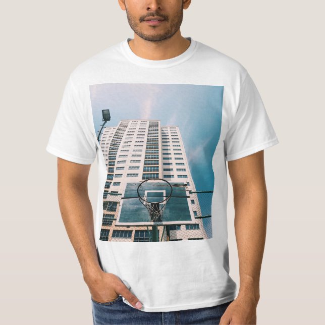 Cooler Basketballkorb T-Shirt (Vorderseite)