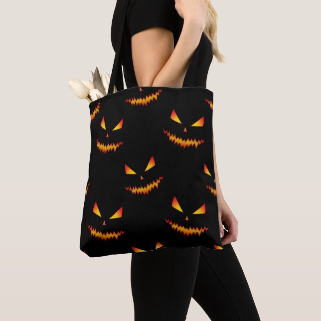 Cooler beängstigender Jack O'Lantern-Gesichtsaussc Tasche (Von Nahem)