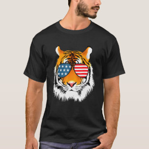 Cooler Bengalischer Tiger mit Sonnenbrille US-Flag T-Shirt