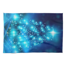 Cooler Blauer Weihnachtsbaum mit glänzenden Lichte