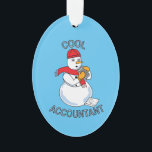 Cooler Buchhalter Snowman Keramik Ornament<br><div class="desc">Cooler Buchhaltungstext mit einem Snowman,  der einen Rechner und ein Steuererstattungsblatt zu seinen Füßen hat,  ist ein lustiges Geschenkdesign für zertifizierte Buchhalter und Buchhalterstudenten.</div>
