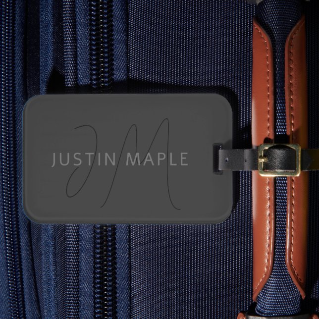Cooler Name und Monogramm | Dunkelgrau Gepäckanhänger (Vorderseite Insitu 4)