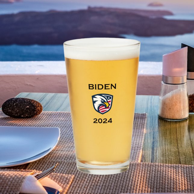 Cooler Patrioter Joe Biden 2024 Election Eagle Glas (Von Creator hochgeladen)