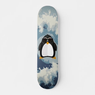 Cooler Pinguin mit Sonnenbrille Blaue Meereswelle Skateboard