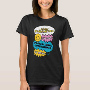 Cooler Sanitäter bei Tag, professioneller Überdenk T-Shirt