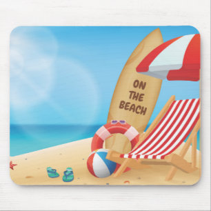 Cooler Sommer am Strand mit Surfboards Mousepad