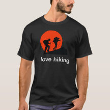 cooler T - Shirt beim Wandern in der Liebe