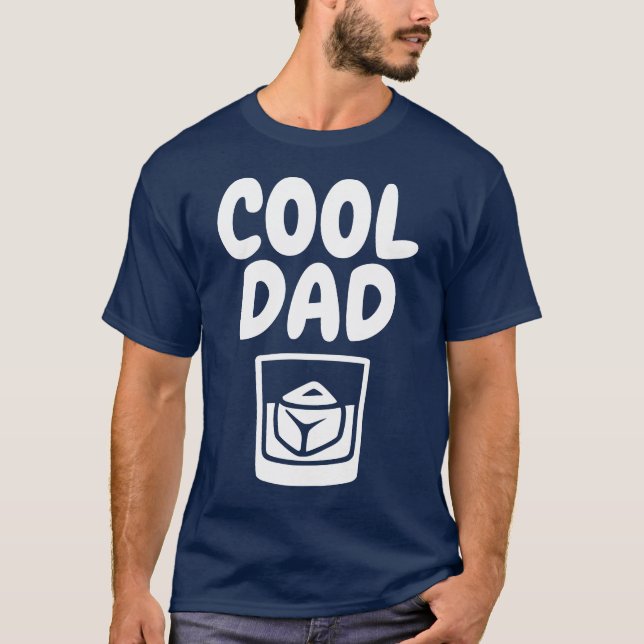 Cooler Vater - gekühlt, nicht geschüttelt T-Shirt (Vorderseite)
