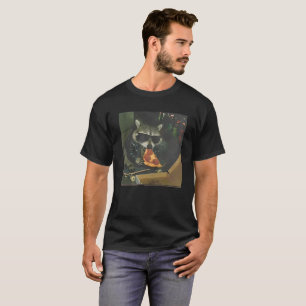 Cooler Waschbär isst Pizza Nacht Stadt Illustratio T-Shirt
