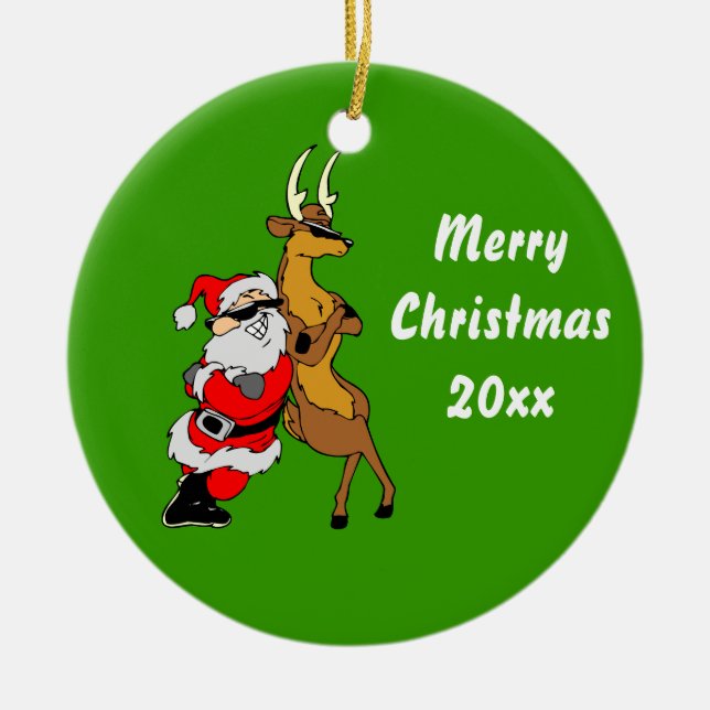 Cooler Weihnachtsmann und Rentier mit Sonnenbrille Keramik Ornament (Vorne)