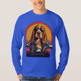 Cooles Basset-Hundbiker bei Sonnenuntergang T-Shirt