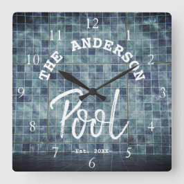 Cooles blaues Schwimmbad Familienname La Quadratische Wanduhr