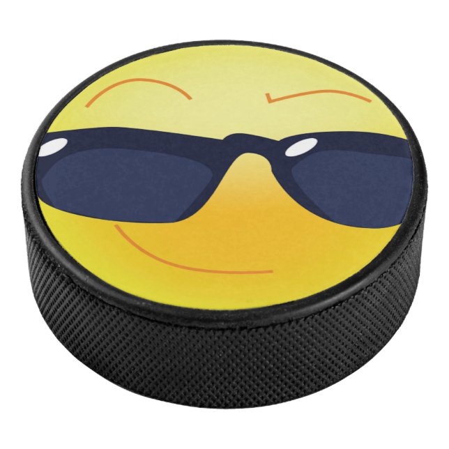 COOLES GESICHT EISHOCKEY PUCK (3/4)