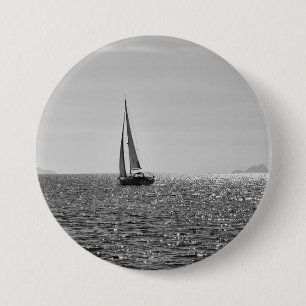 Cooles modernes Foto von Segelbooten im Sommer Button
