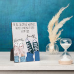 Cooles modernes Paar Him & Ihre Beine in Sneakers Fotoplatte<br><div class="desc">Anpassbare Text- und Namensgestaltung mit modernen angesagten Paar-Beinen in Turnschuhen und Jeans, die zusammen liegen, mit anpassbarem Text: "Von all den Tagen, in denen ich gelebt habe, waren die besten bei dir." Das Design würde gut für ihn oder sie funktionieren, für einen Jubiläum, Valentinstag, oder einfach nur um Ihrer Partnerin...</div>