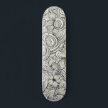 Cooles modernes Schwarz-Weiß-Muster Skateboard<br><div class="desc">Dieses moderne Design zeichnet sich durch ein cooles und trendiges,  modernes abstraktes Schwarz-Weiß-Blumenmuster aus #skateboarding #Skate #skateboard #skatelife #sk #skateboardingisfun #Skater #skatepark #skateshop #skateeverydamnday #skateeverydam #cool</div>
