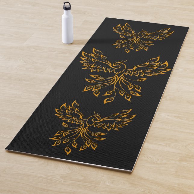 Copper Phoenix steigt auf schwarz Yogamatte (Beispiel)