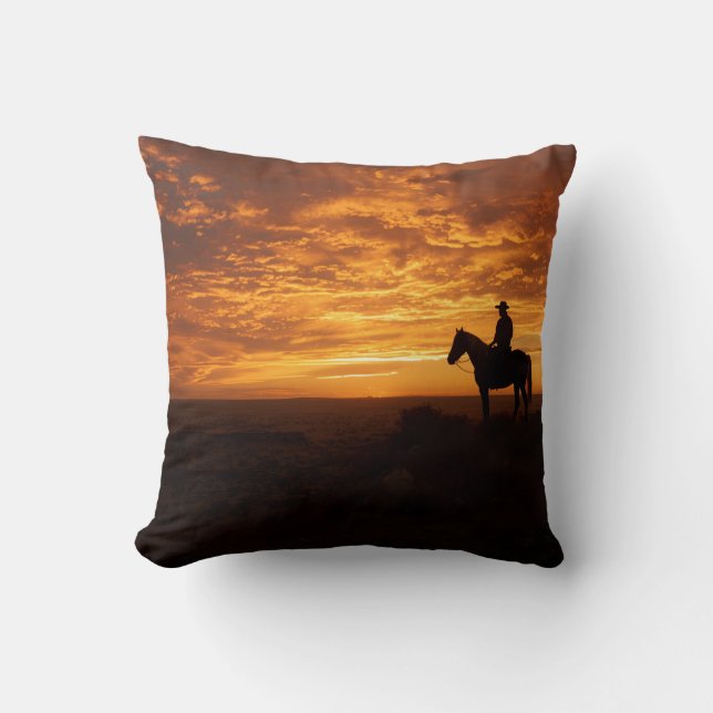 Copper Sunset Warm Tones Cowboy Silhouette Art Kissen (Vorderseite)