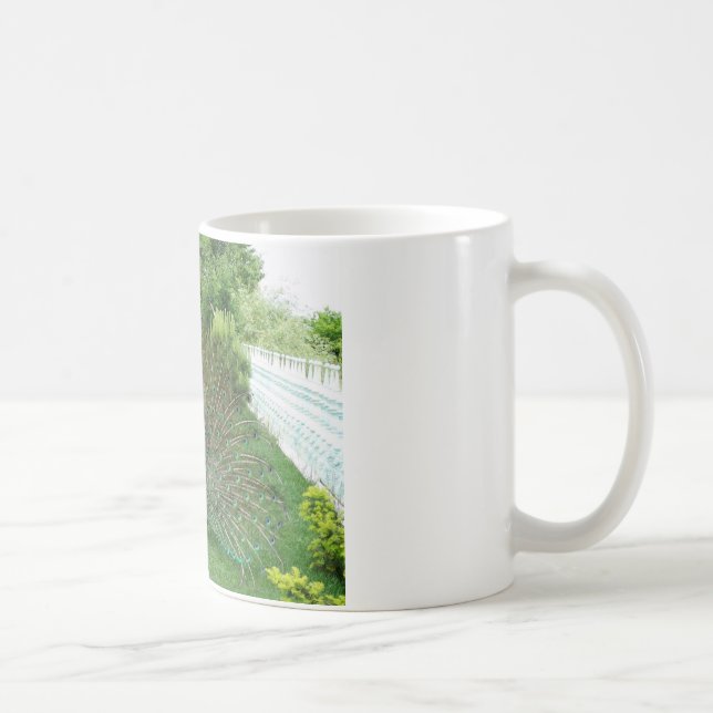 Coq dans un jardin Mug blanc (Droite)