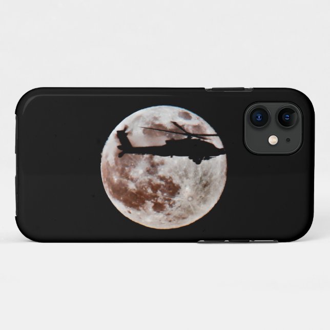 Coque de nuit d'un hélicoptère militaire contre la (Dos (Horizontal))