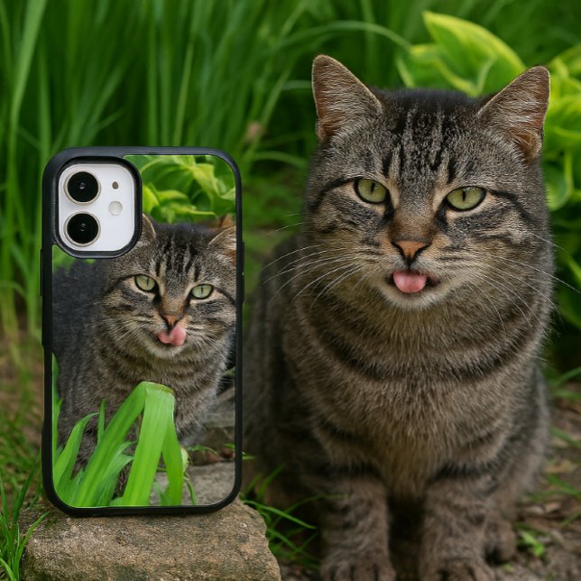 Coque iPhone 16 Chat tigré mignon baiser (AI generated mockup by sgolis)