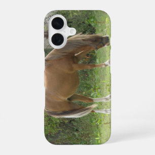 Coque iPhone 16 Cheval Brun Châtaigne Pâturant