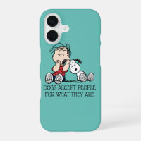 Linus consolé avec l'oreille de Snoopy