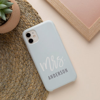 Coque iPhone 16 Pastel Blue-Grey Nouvelle Madame Nom Mariée