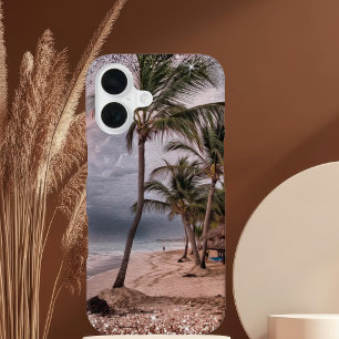 Coque iPhone 16 Plage orageuse avec palmiers