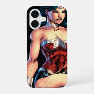 Coque iPhone 16 Wonder Woman Gripping Lasso Atop Rock