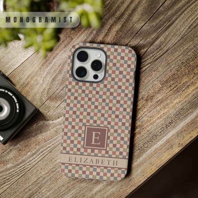Coque iPhone À damiers beige Brown rouge personnalisable (Customizable Red Green Brown Beige Checkered iPhone Case)