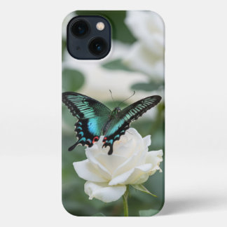 Etui iPhone 13 Beau papillon et roses blanches