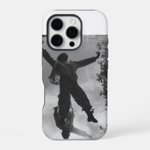 Coque iPhone 16 Pro Entre deux mondes-01
