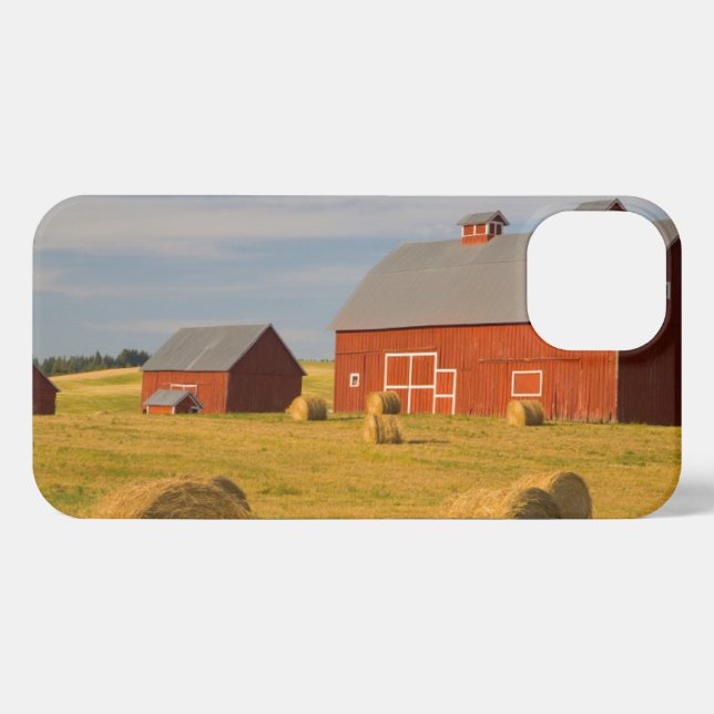 Coque iPhone Fermes | Barres rouges près de balles de foin (Verso Horizontal)