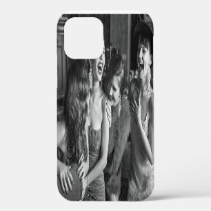 Coque iPhone 12 Filles riantes : photo stylée en noir et blanc