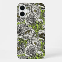 Fleurs de pivoine blanche et papillons de nuit