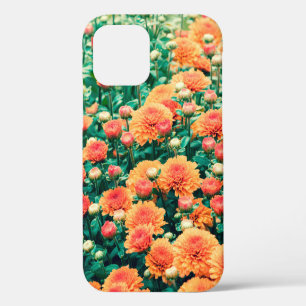 Coque iPhone 12 Fleurs qui s'épanouissent dans un jardin
automne,