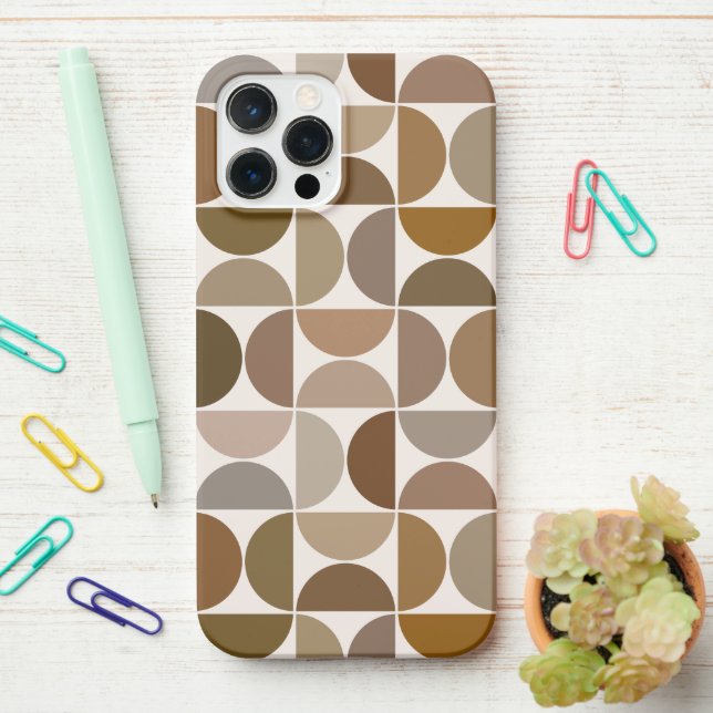 Coque iPhone MCM Semi-cycles Browns+Cream Big Motif (Sur le bureau)