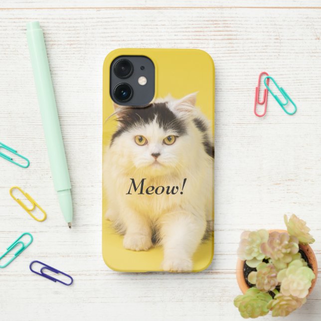 Coque iPhone Monogramme modèle photo Cute chat Jaune brillant (Sur le bureau)