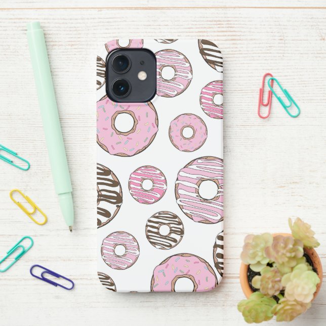 Coque iPhone Motif De Donuts, Donuts Roses, Donuts Blancs (Sur le bureau)