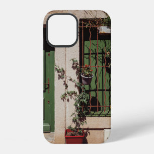 COQUE iPhone 12 PORTE EN BOIS VERT AVEC PLANTE VERTE