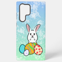 Lapin de Pâques sur les oeufs de Pâques