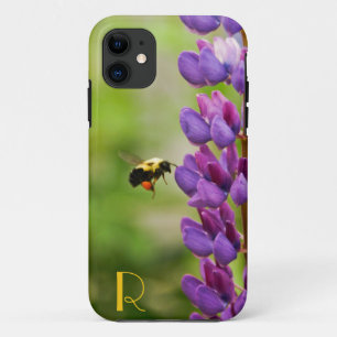 Coque iPhone 11 Abeille Monogramme Fleurs Violettes Lavande Blanch