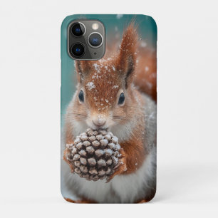 Case-Mate iPhone Case Adorable écureuil rouge dans la neige avec un Pine