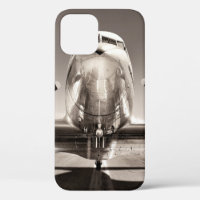 Avion vintage sur piste