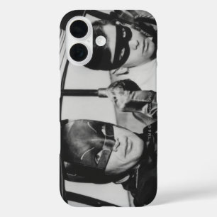 Coques iPhone 16 Batman et Robin In Batmobile