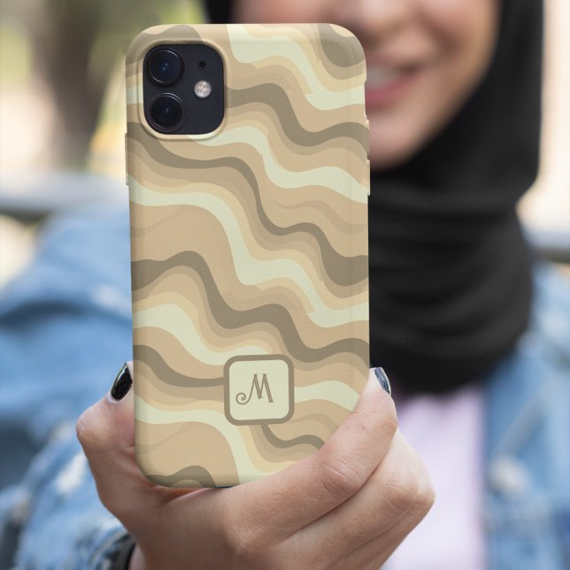 Coques Case-Mate iPhone Beige Super rétro esthétique - Monogramme (Beige Groovy retro aesthetic - Monogrammed Case-Mate iPhone Case)