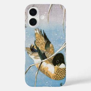 Coques iPhone 16 Canard sauvage nageant parmi les roseaux chargés d