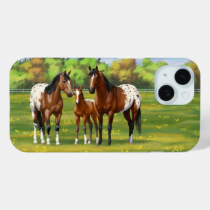 Coque Pour iPhone 15 Chevaux Appaloosa De Baie Brown En Pâturage D'Été